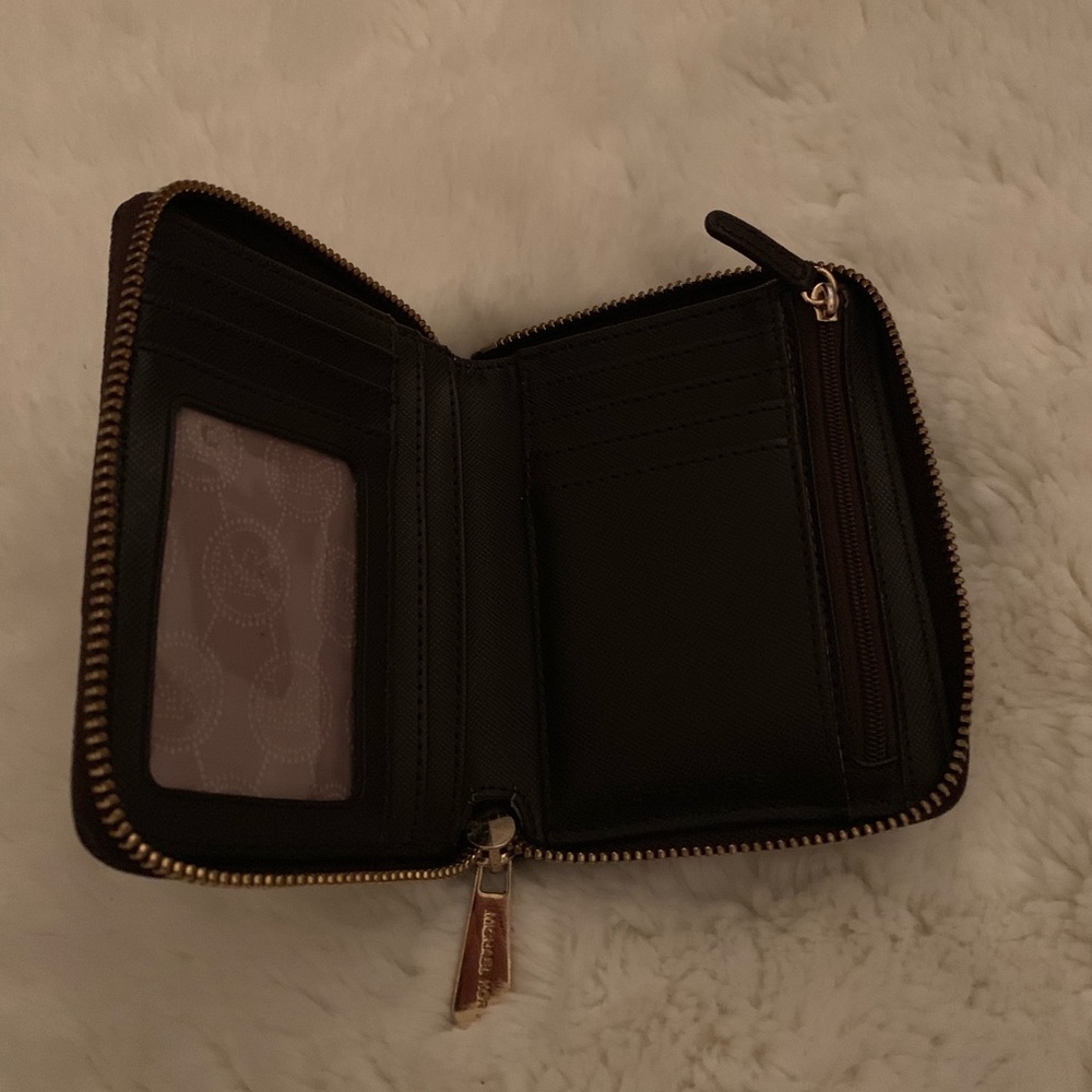 Michael Kors Wallet - Brown Monogram - Picture 5 of 5